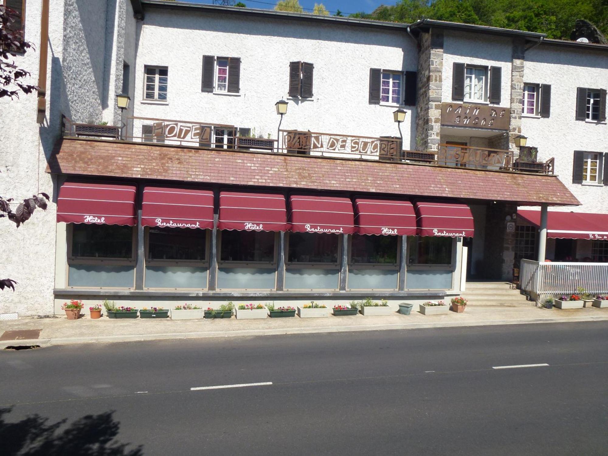 Hotel Restaurant Le Pain De Sucre Monistrol-dʼAllier Exteriér fotografie